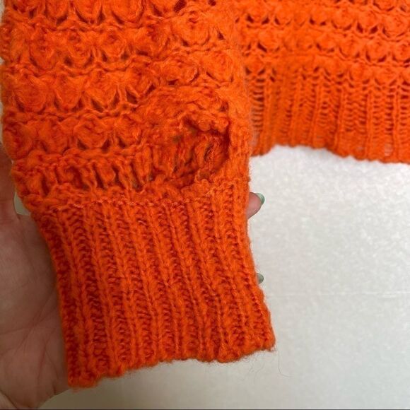 𝅺FREE People Crashing Waves Pullover Chunky Knit Sweater M - Picture 9 of 9